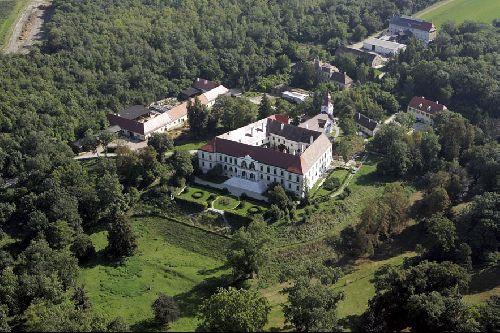 Luftaufnahme des Schlosses